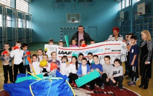 Школярі Кіровограда отримали другий набір спортивного інвентарю «Дитяча легка атлетика» 