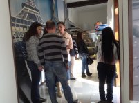 Кафе "Франс.уа" в Кировограде - очередь за едой