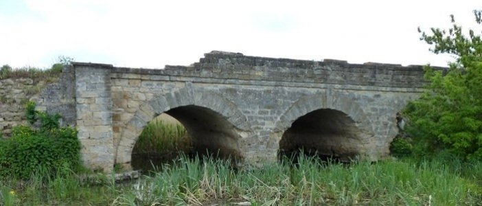 Каменный мостик «Сердце села»