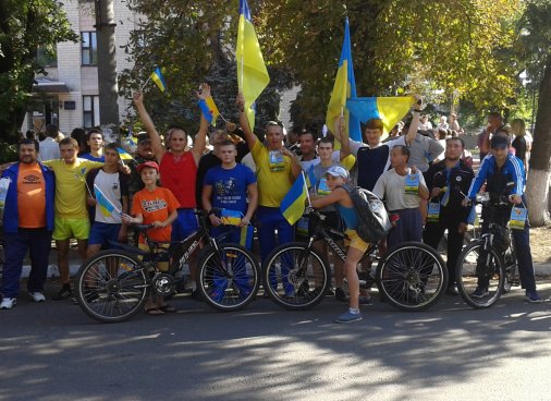 Велопробігом відзначили День прапора у Новоукраїнці