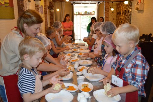 Румунську плачинду готували у кіровоградському "Шинку"