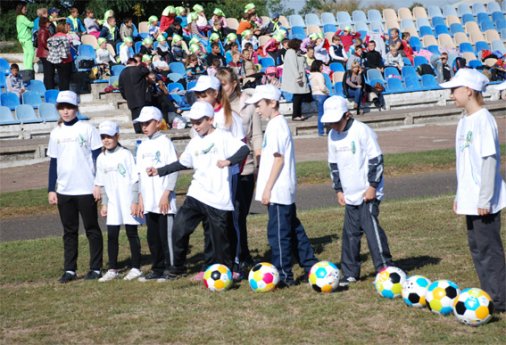"Відкриті уроки футболу" для дітей з Новомиргорода