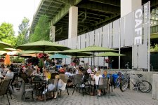 Літнє кафе у Нью-Йорку, фото - з сайту http://getnycd.com