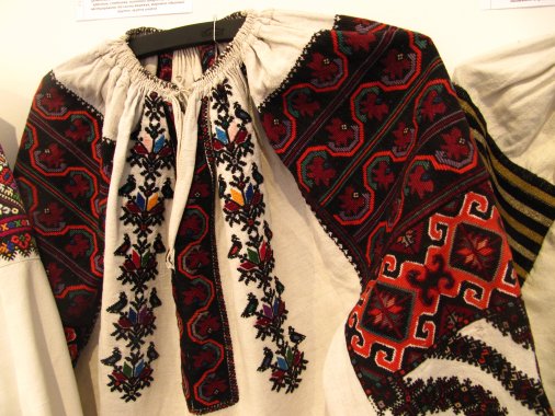 Флешмоб: Кіровоградські чиновники одягли вишиванки