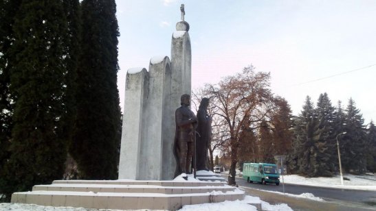 Пам’ятник князям Острожським