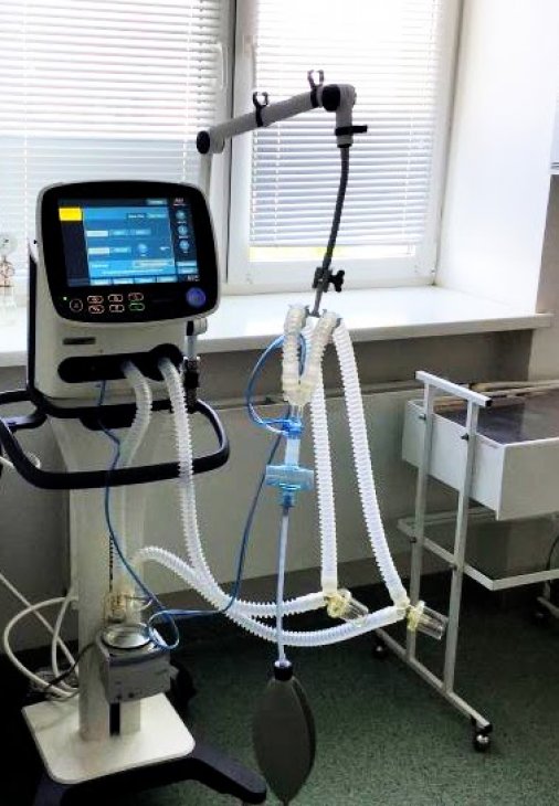 ​ПриватБанк відправив перші чотири апарати штучної вентиляції легенів лікарням українських міст
