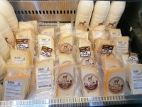 Ціни станом на липень 2020 року від 39 грн за 100 грамів сиру