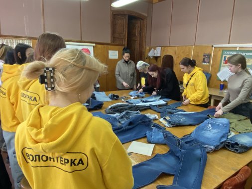 Колекцію килимків із джинсової тканини почали створювали у Кропивницькому