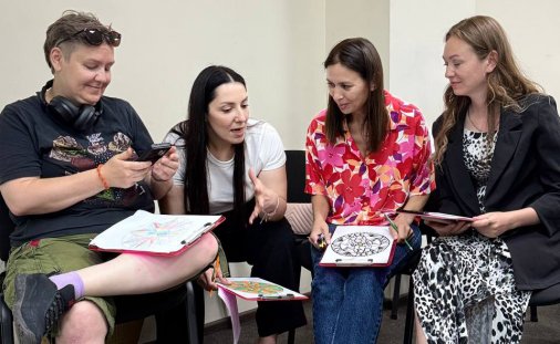 ​Артпрактика «Точкова мандала» від Марини Кашлакової: як півсотні жінок досліджували власний шлях змін через творчість