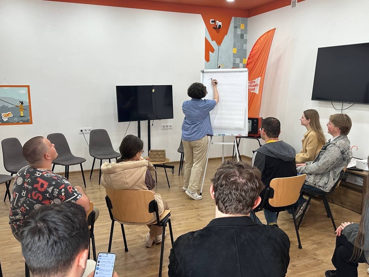 Формування інформаційної стійкості: протидія дезінформації та мові ворожнечі через якісний контент