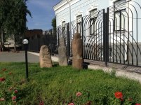 Скіфскі статуї у Кіровограді - біля Краєзнавчого музею